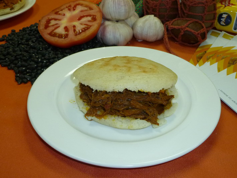 Restaurante Cabanga - Arepa de carme mechada Restaurante Cabanga - Arepa de carme mechada