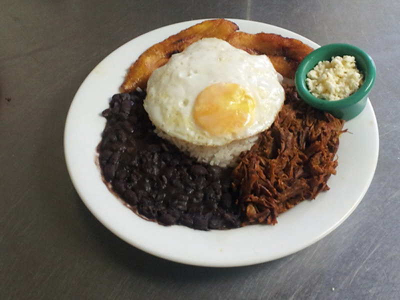 Restaurante Cabanga - Pabellón Restaurante Cabanga - Empanada